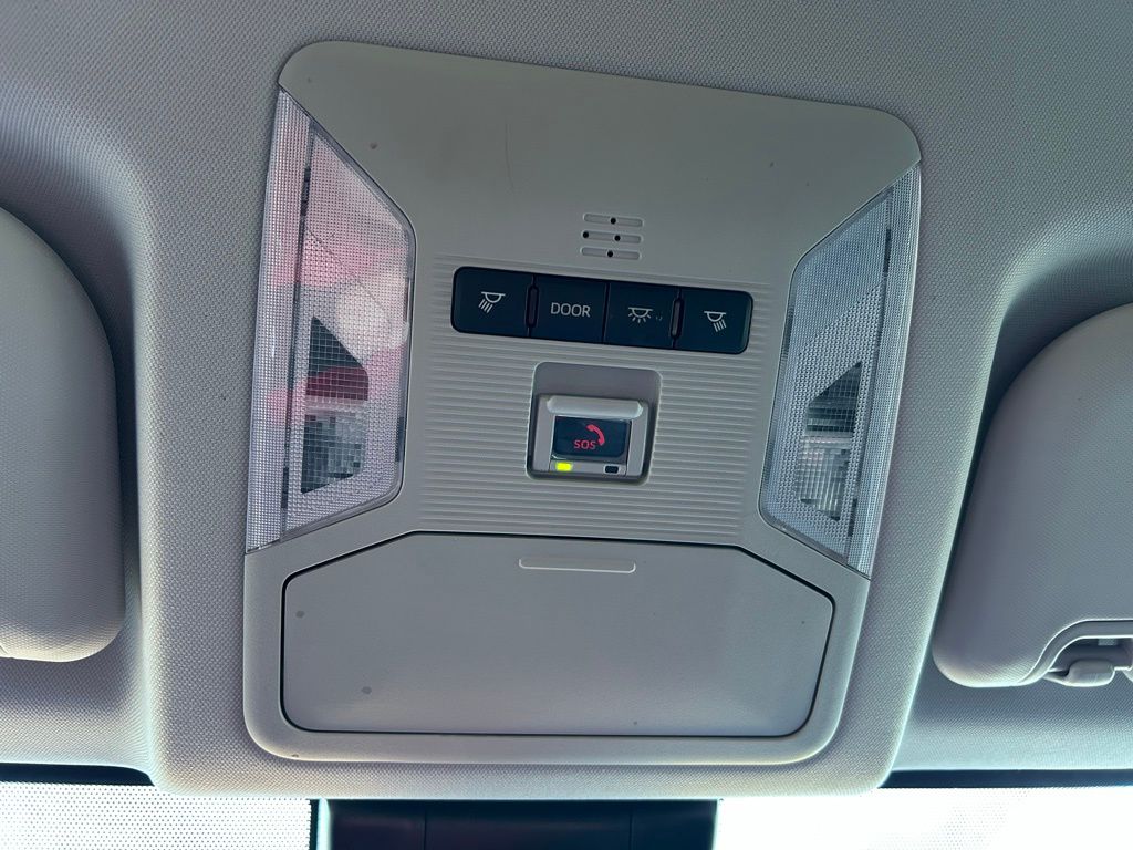 Thumbnail: 2025 Toyota RAV4 - 27