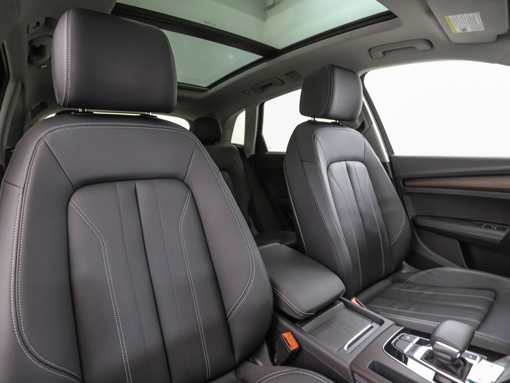 Thumbnail: 2021 Audi Q5 - 31