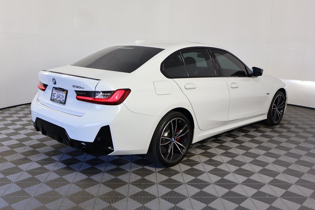 Thumbnail: 2023 BMW 3 Series - 4