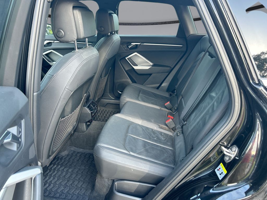 Thumbnail: 2020 Audi Q3 - 30