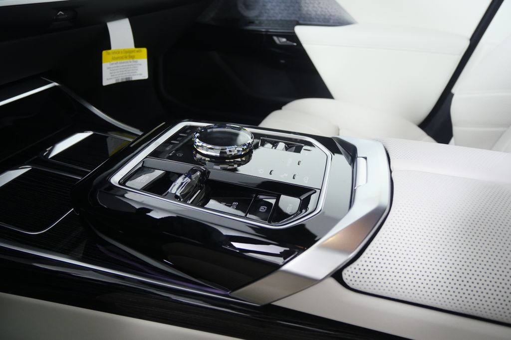 Thumbnail: 2026 BMW i7 - 22