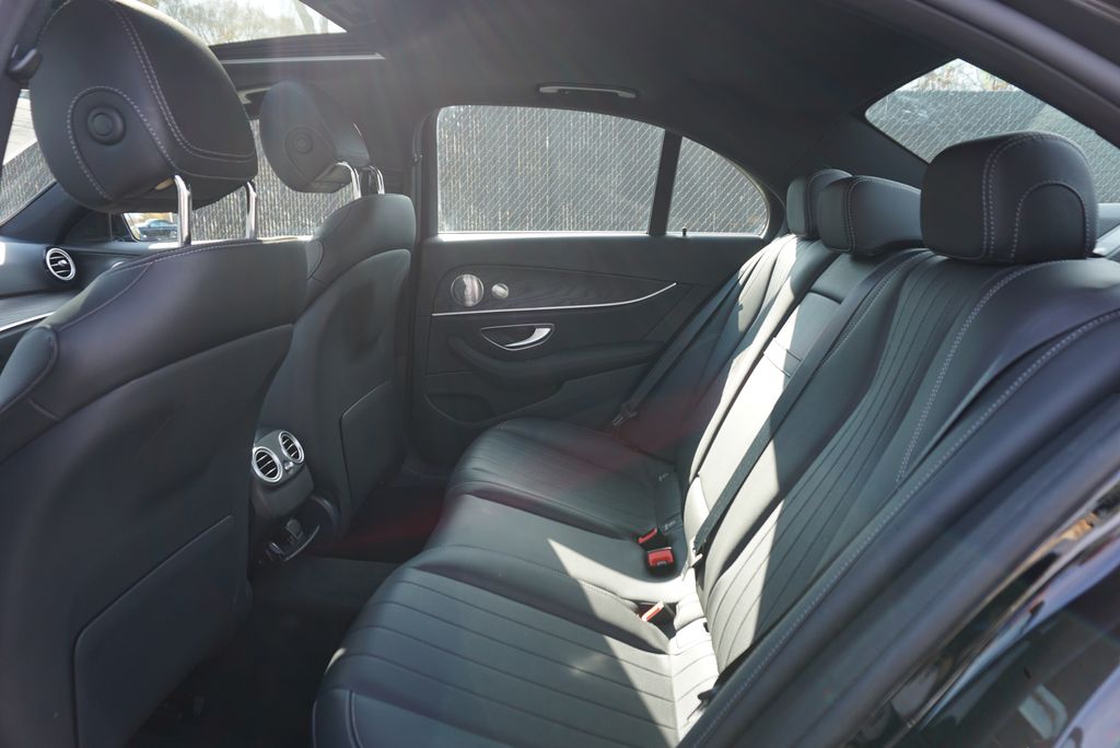 Thumbnail: 2022 Mercedes-Benz E-Class - 12