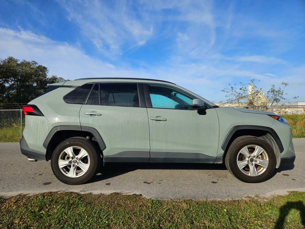 2021 Toyota RAV4 XLE 6