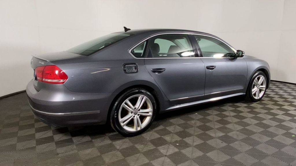 2014 Volkswagen Passat TDI SEL Premium 9