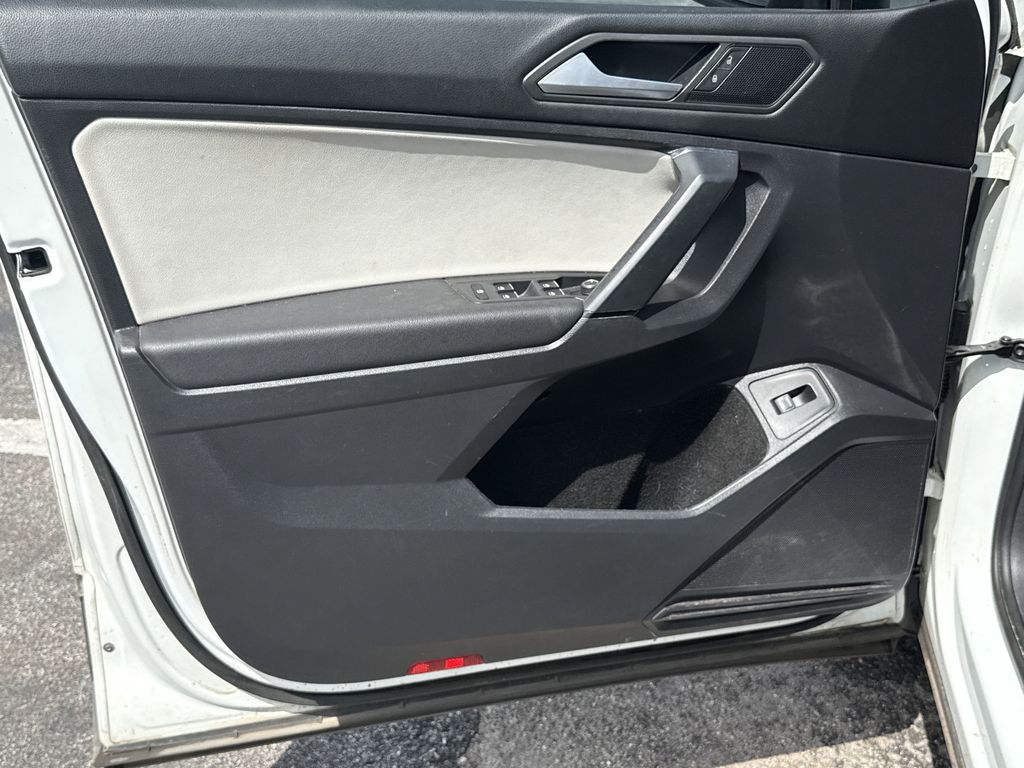 2019 Volkswagen Tiguan 2.0T SEL White at Bravo Nissan