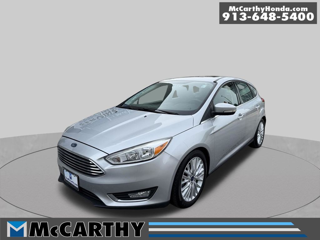 Ingot Silver 2017 Ford Focus Hatchback Front-Wheel Drive 6-Speed Automatic