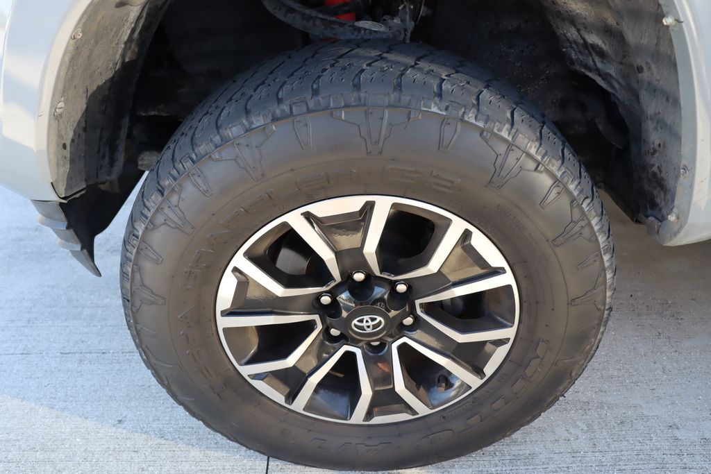 Thumbnail: 2021 Toyota Tacoma - 4