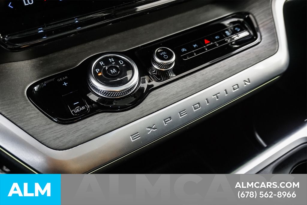 Used 2025 Black Ford Platinum image 43