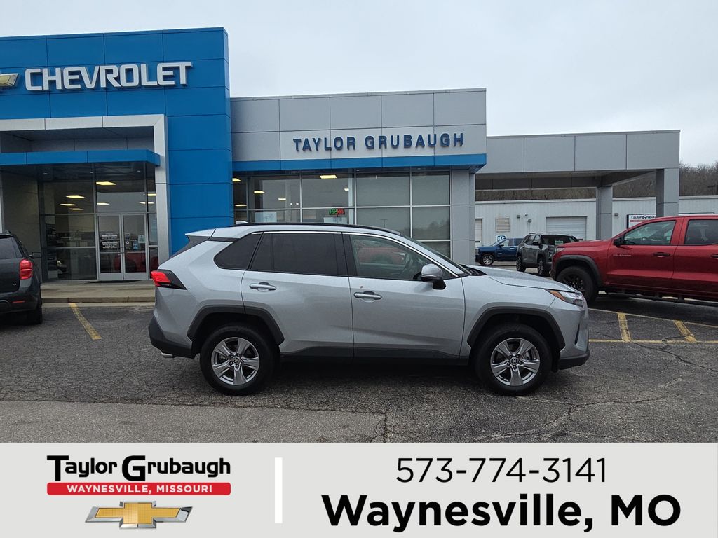 2025 Toyota RAV4 XLE FWD