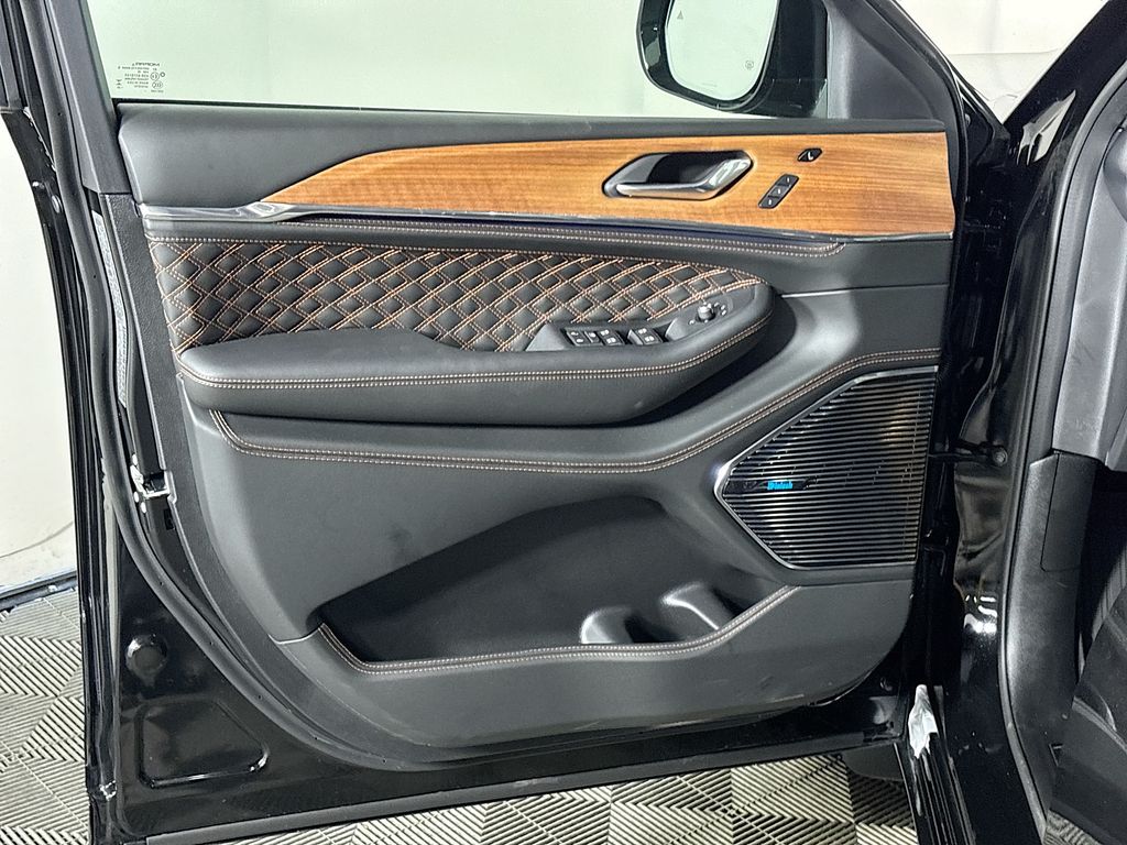 2026 Jeep Grand Cherokee Summit