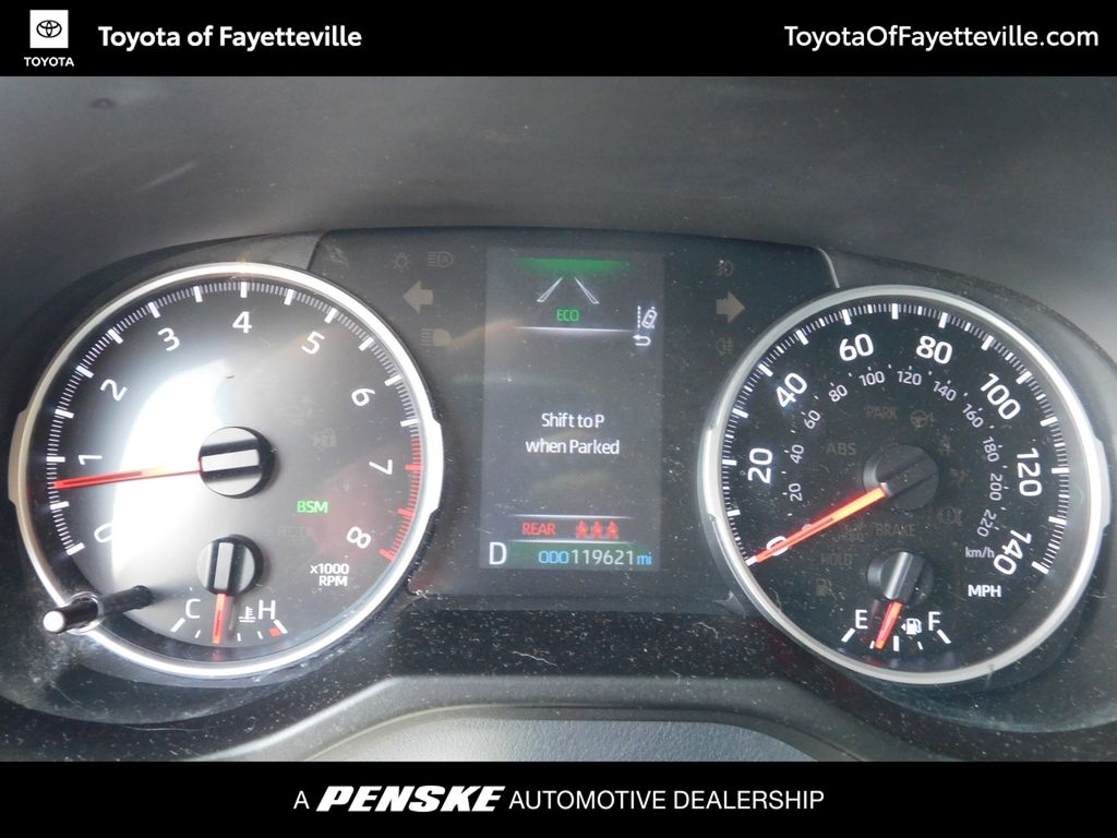 Thumbnail: 2019 Toyota RAV4 - 12