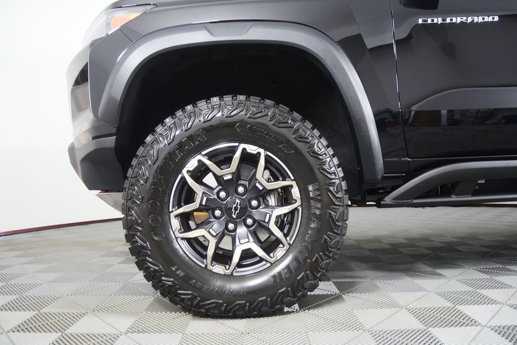 Thumbnail: 2026 Chevrolet Colorado - 8