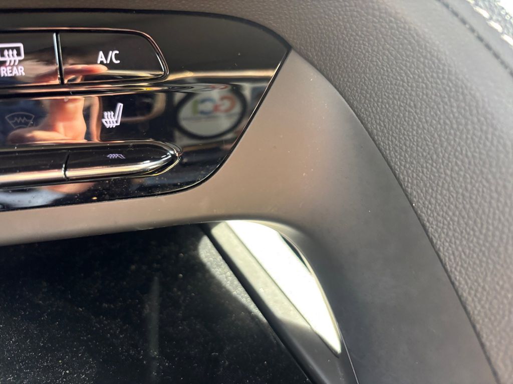 2023 Buick Envision Essence 30