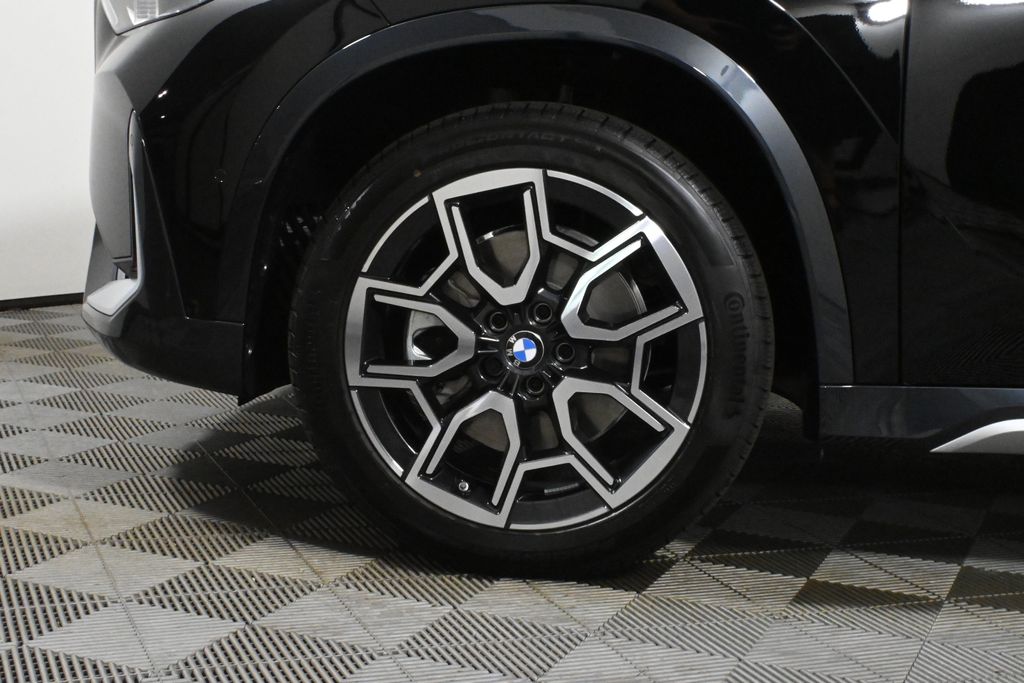 Thumbnail: 2025 BMW X1 - 12