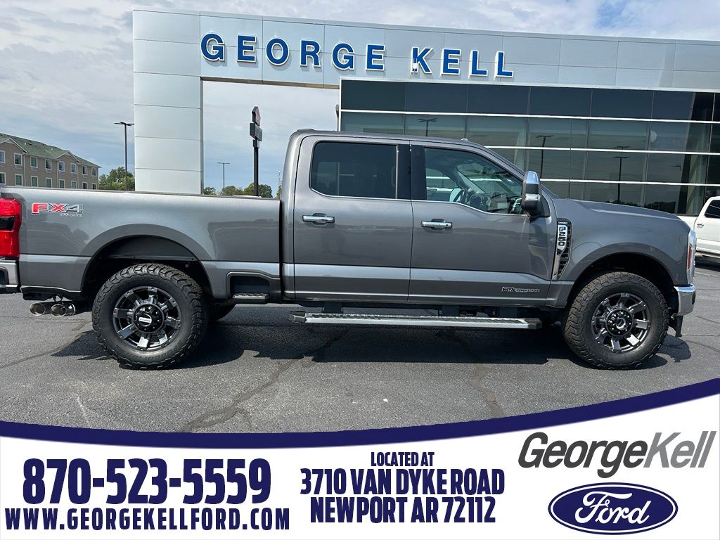 2025 Ford F-250 Super Duty Lariat Crew Cab 4WD