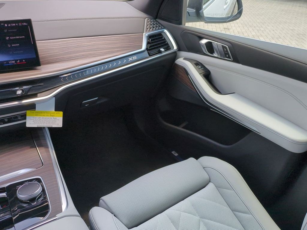 New 2026 White BMW sDrive40i image 17