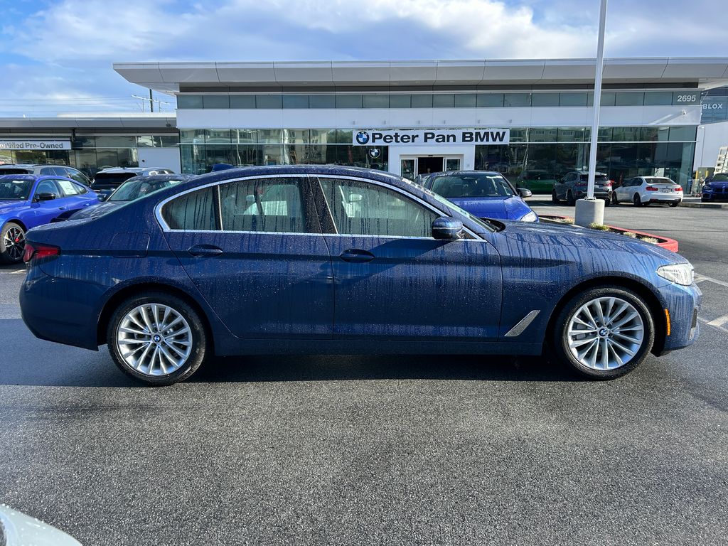 Thumbnail: 2022 BMW 5 Series - 6