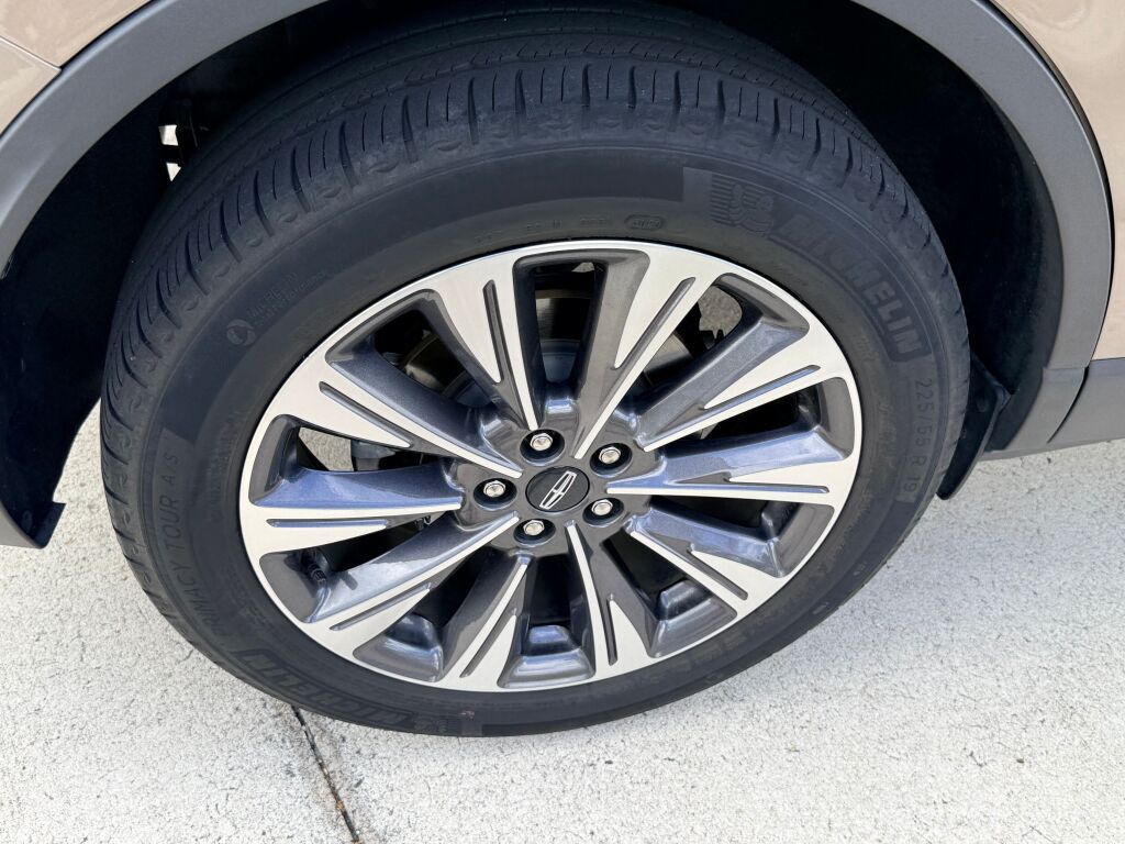 Thumbnail: 2020 Lincoln Corsair - 11