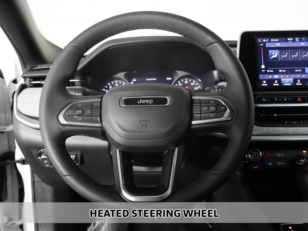 Used 2025 White Jeep Latitude image 6