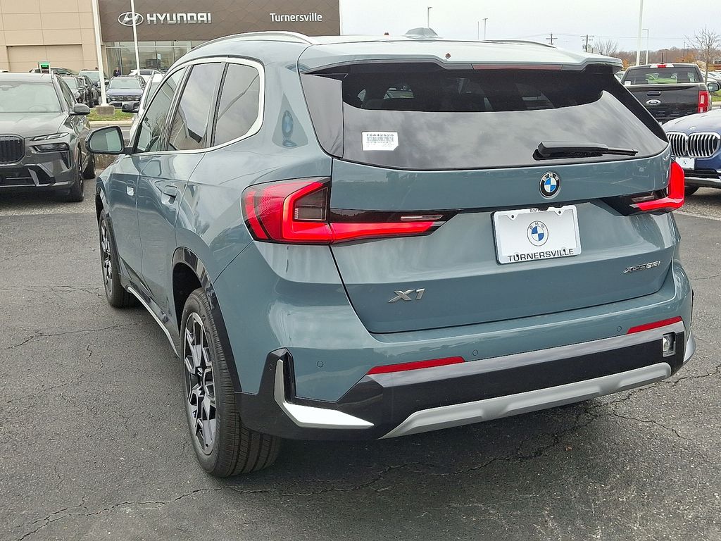 Thumbnail: 2026 BMW X1 - 3