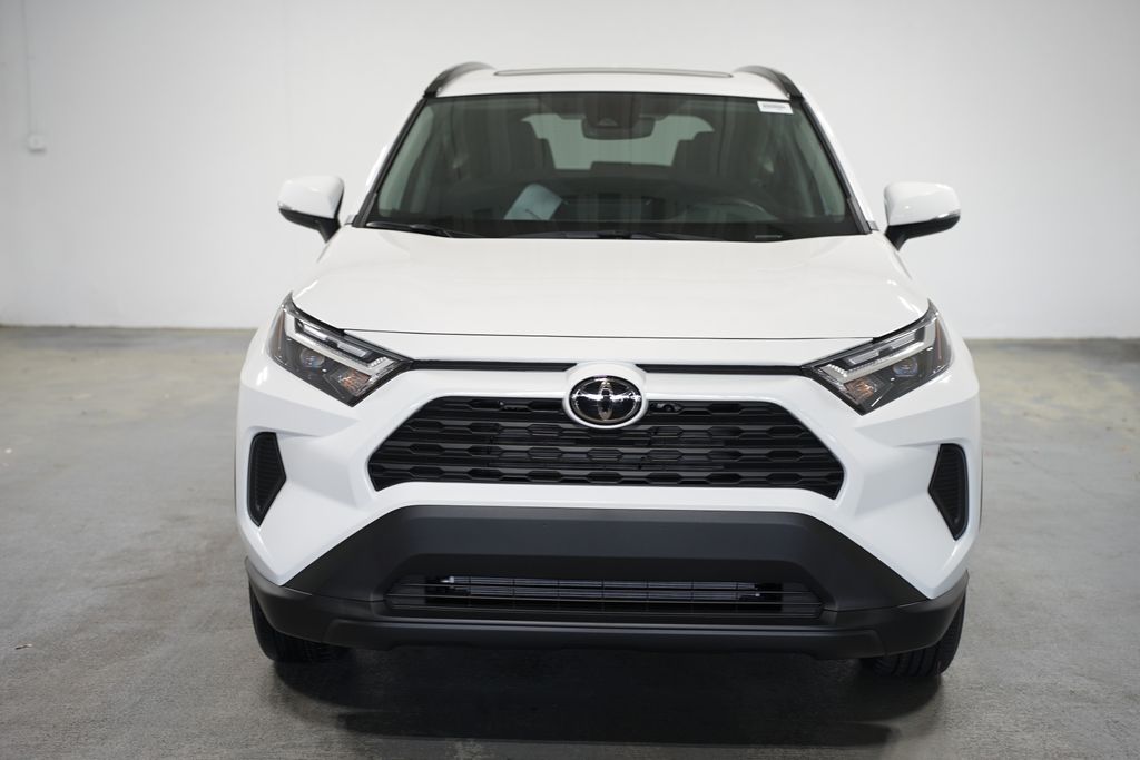 2025 Toyota RAV4 XLE 2