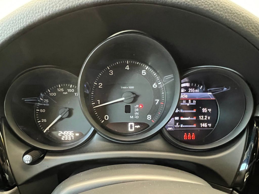 2022 Porsche Macan  10