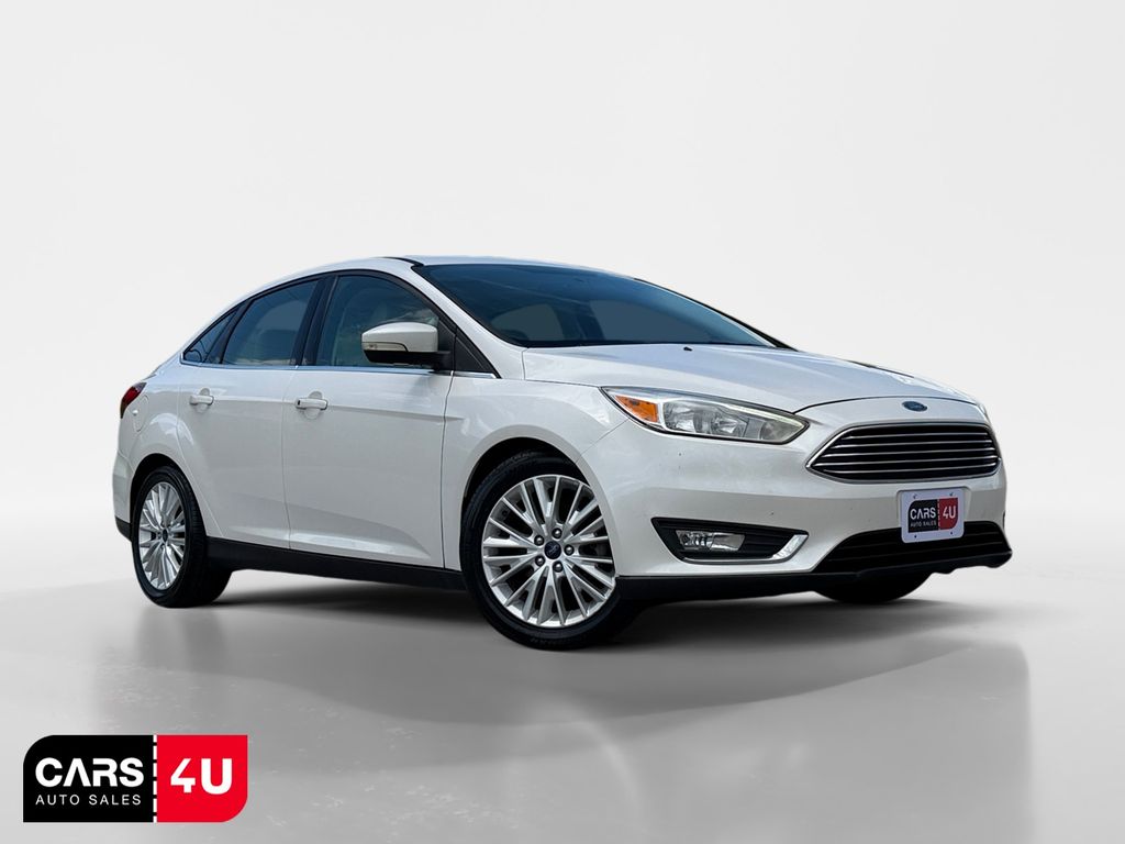 White Platinum Clearcoat Metallic 2018 Ford Focus Sedan Front-Wheel Drive 6-Speed Automatic