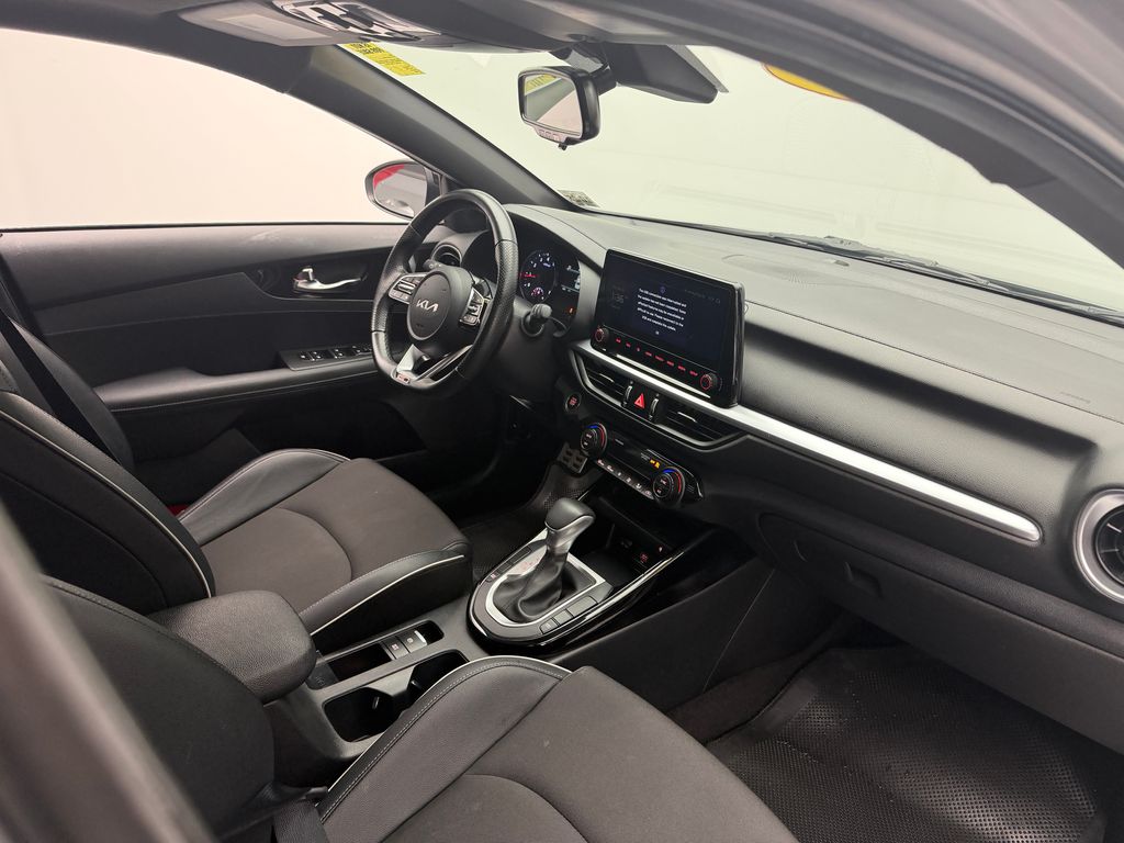 Thumbnail: 2023 Kia Forte - 21