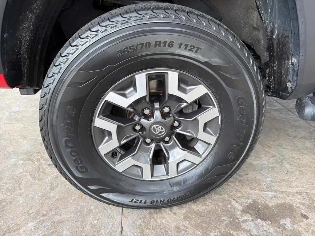 Thumbnail: 2022 Toyota Tacoma - 9