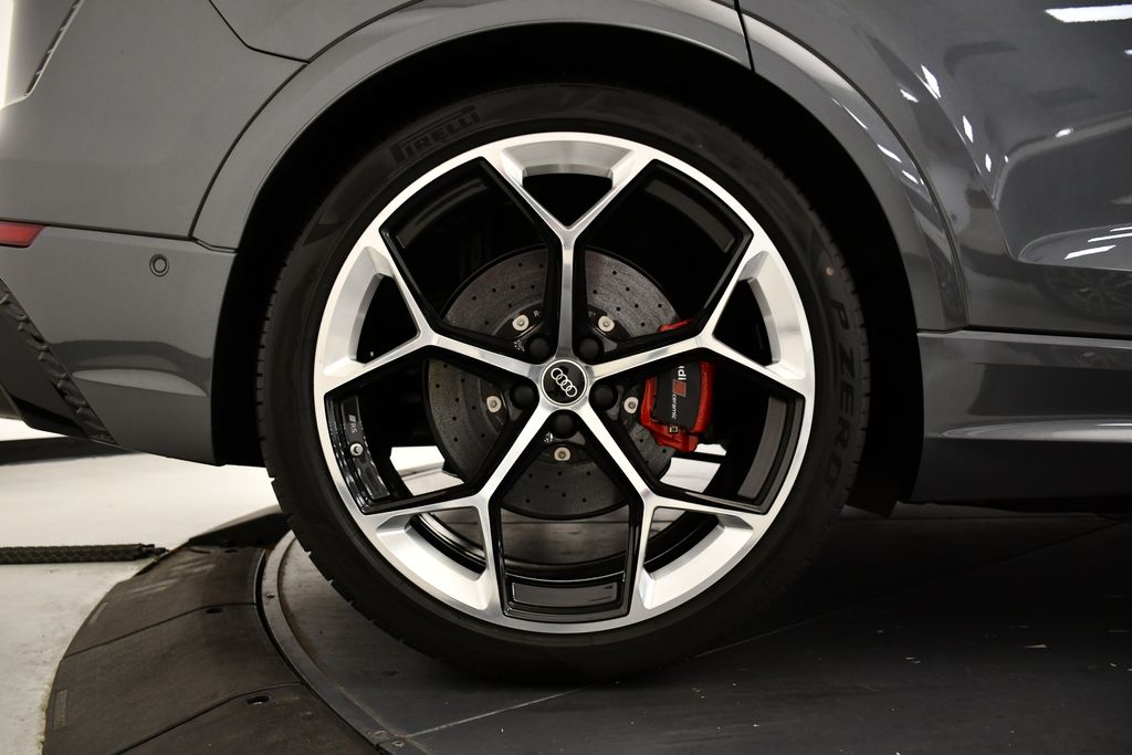 Thumbnail: 2026 Audi RS Q8 - 14