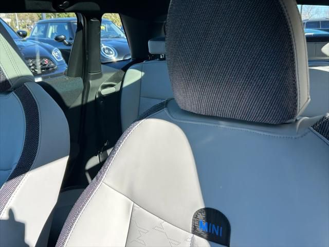 Thumbnail: 2026 MINI Cooper - 14