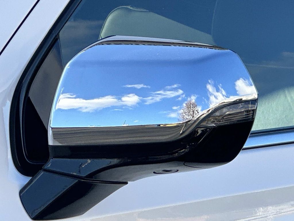 Thumbnail: 2024 Chevrolet Tahoe - 2