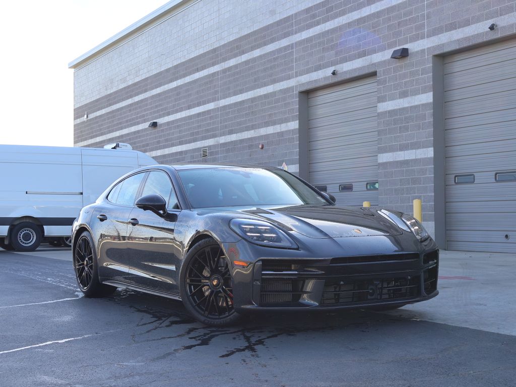 2025 Porsche Panamera GTS AWD