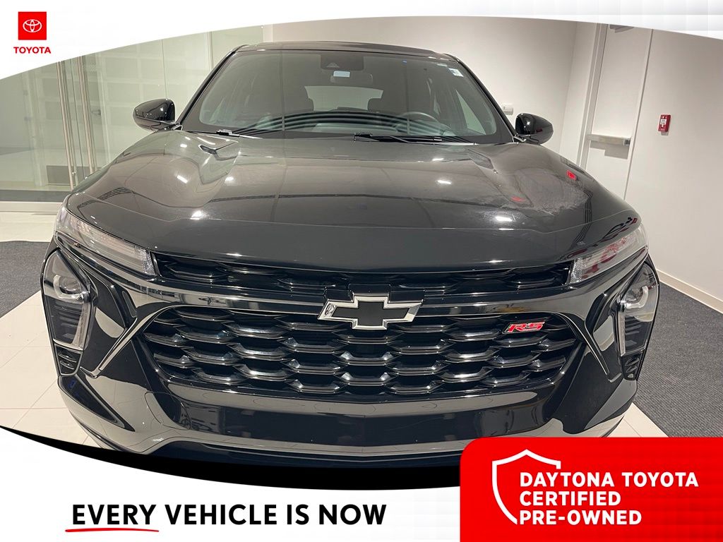 Used 2024 Chevrolet Trax SUV