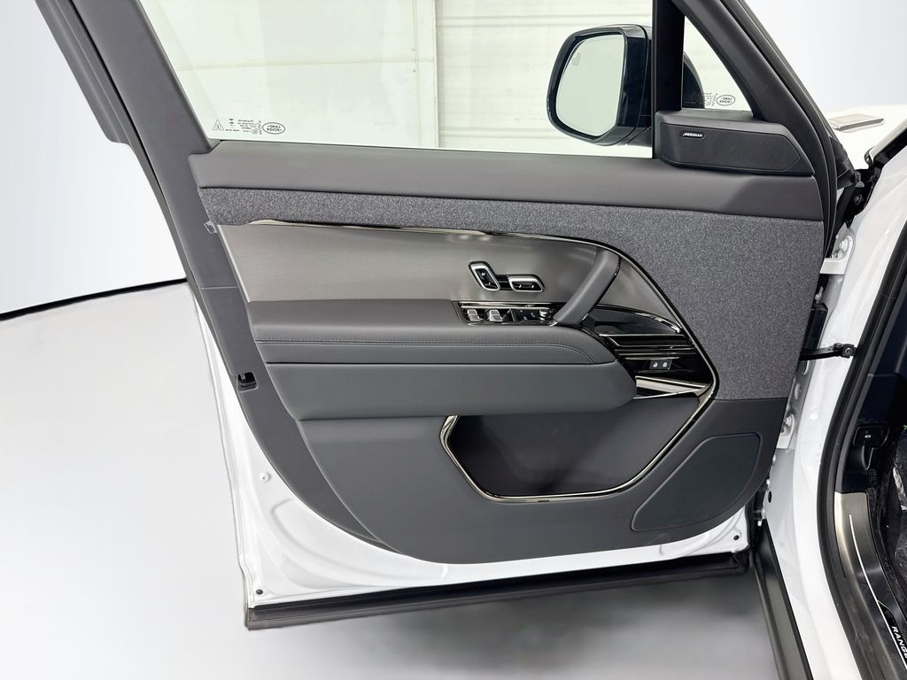New 2026 White Land Rover Dynamic SE image 23