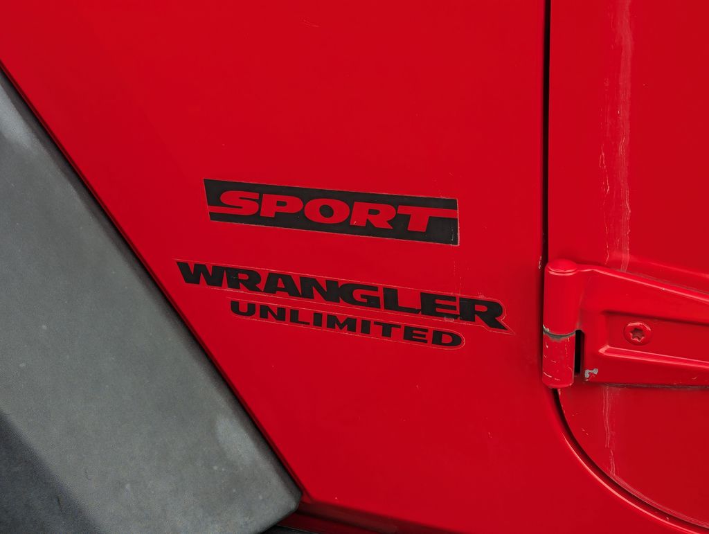 2016 Jeep Wrangler Unlimited Sport 14