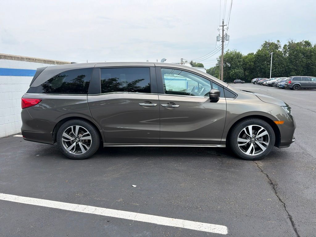 Thumbnail: 2022 Honda Odyssey - 6