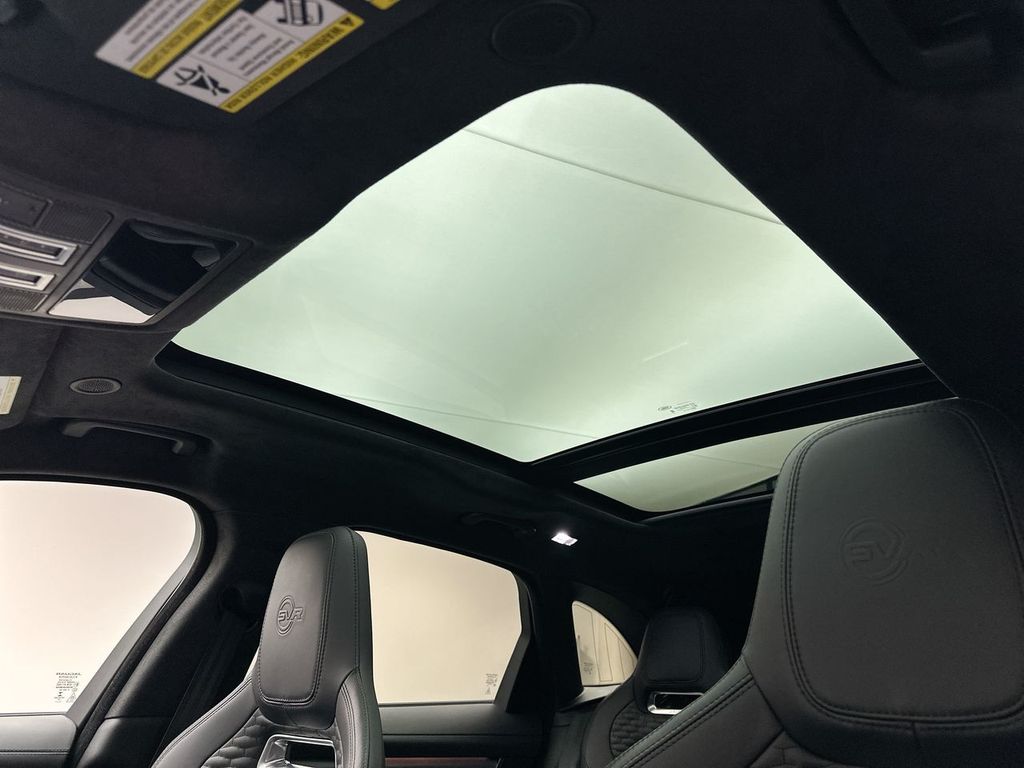 Thumbnail: 2023 Jaguar F-Pace - 11