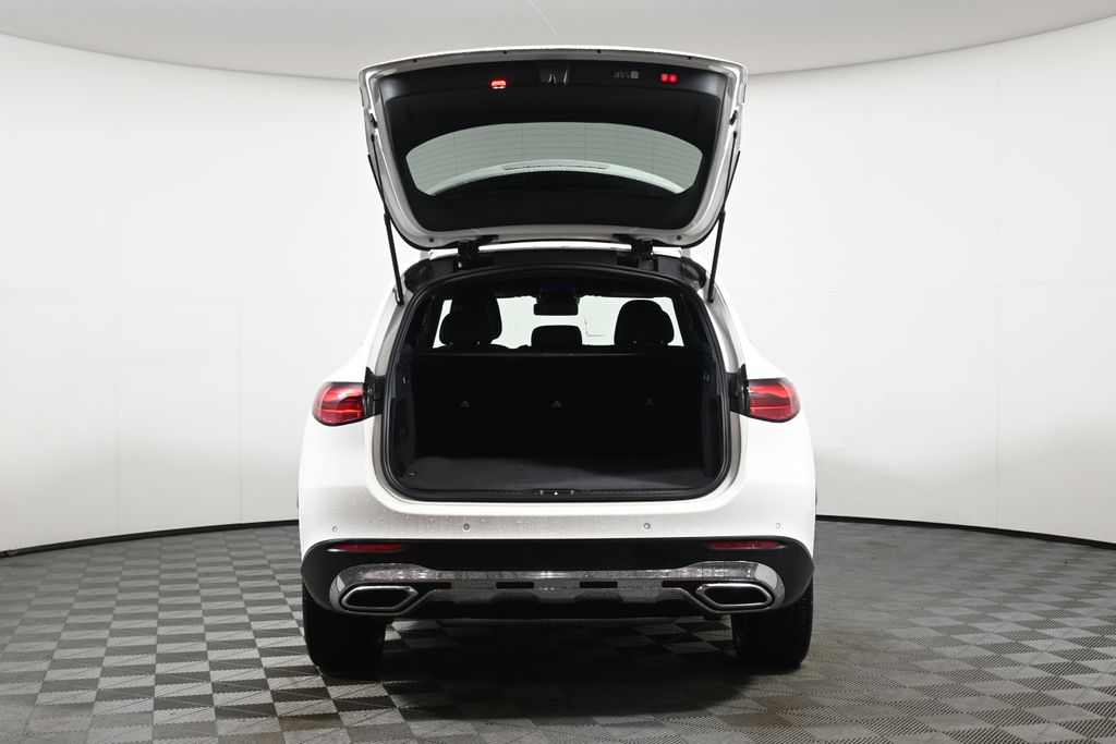 Thumbnail: 2025 Mercedes-Benz GLC - 31