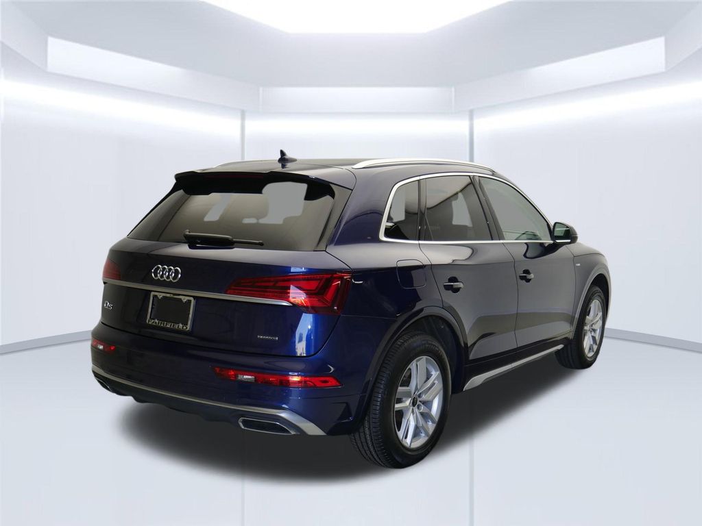 Thumbnail: 2023 Audi Q5 - 9