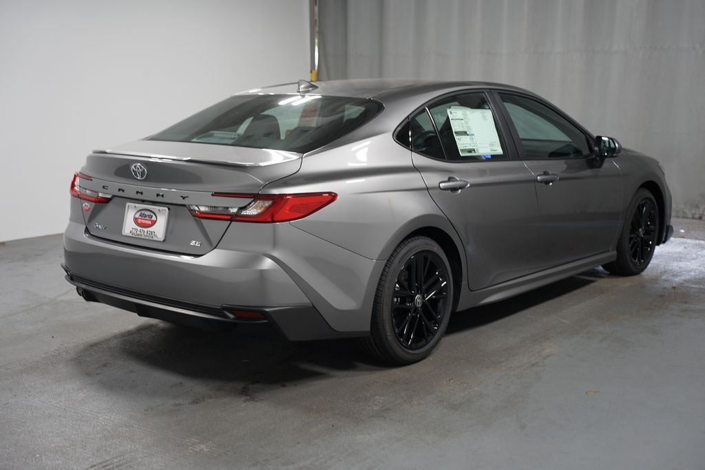 2025 Toyota Camry SE 8