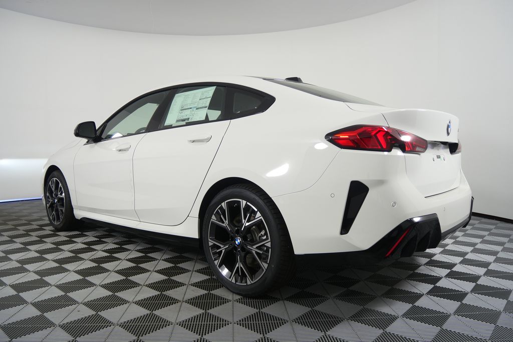 Thumbnail: 2026 BMW 2 Series - 5