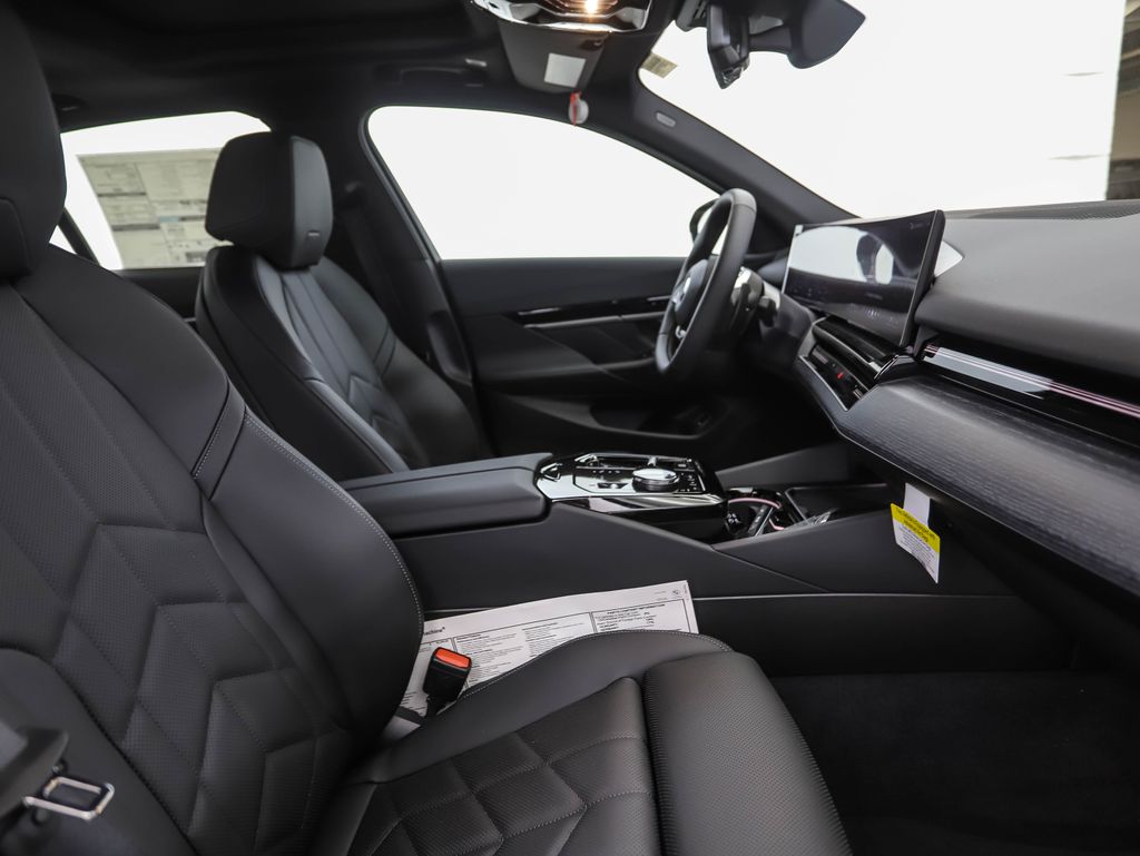 Thumbnail: 2026 BMW 5 Series - 30