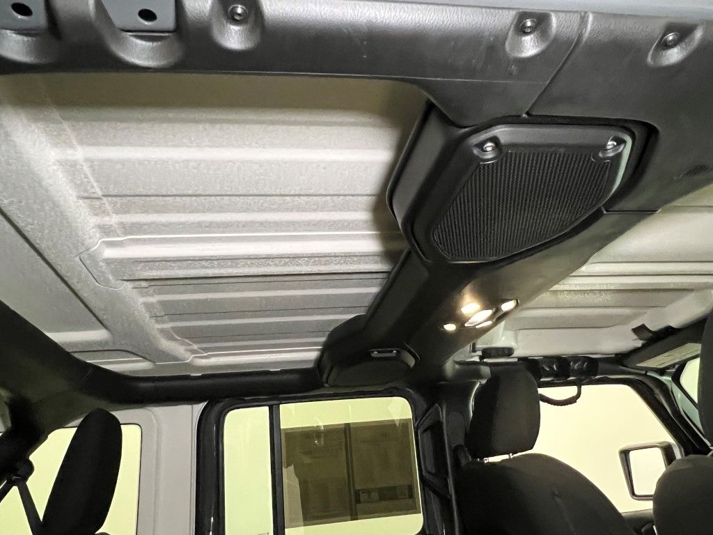 Thumbnail: 2020 Jeep Wrangler - 16