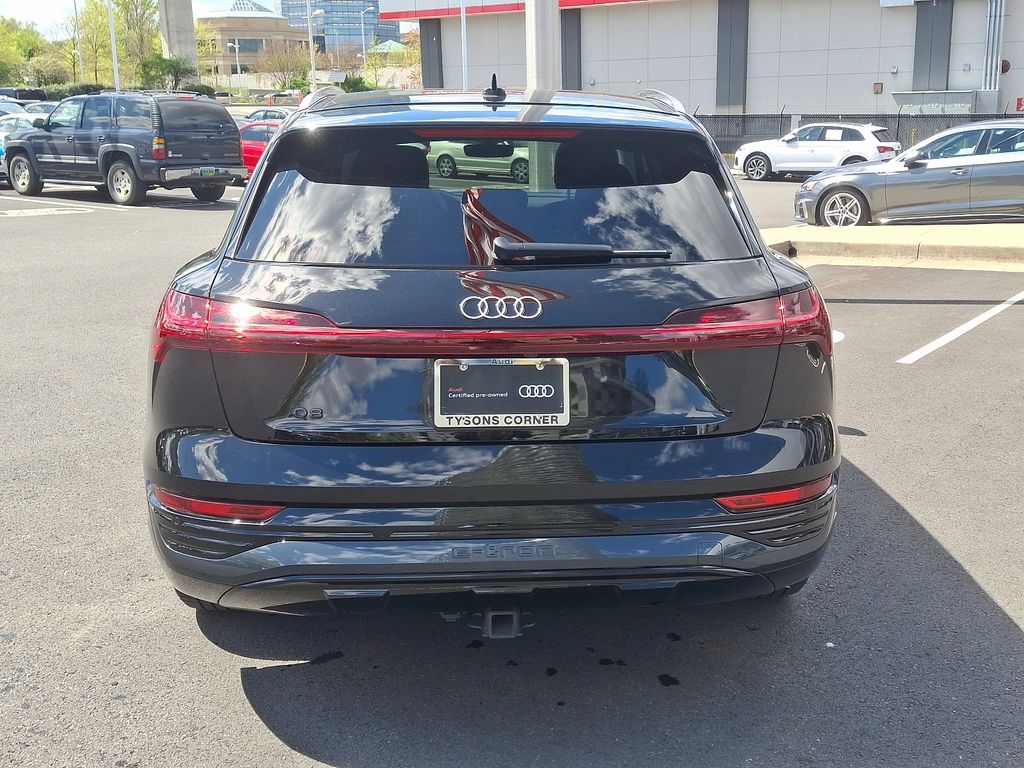 2024 Audi Q8 e-tron Premium Plus 5
