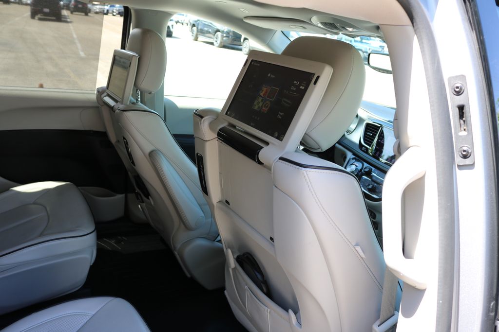 Used Car 2018 Chrysler Pacifica Hybrid  Limited For Sale Under $25,000 In Austin, Texas