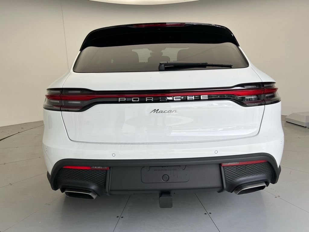 Thumbnail: 2025 Porsche Macan - 21