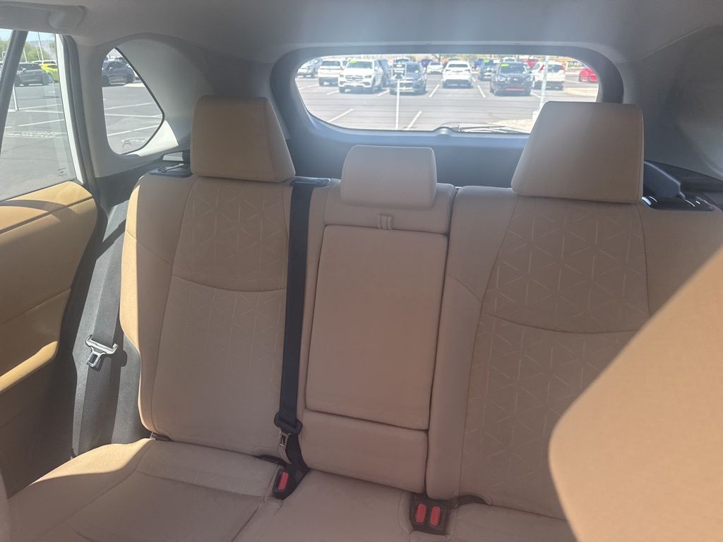 2019 Toyota RAV4 XLE 9