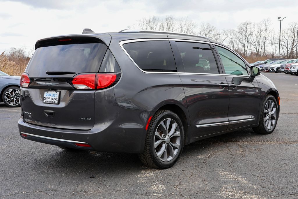 2019 Chrysler Pacifica Limited 9