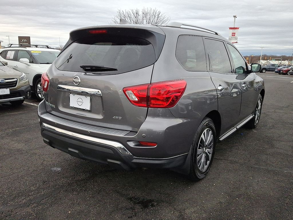 Thumbnail: 2020 Nissan Pathfinder - 6